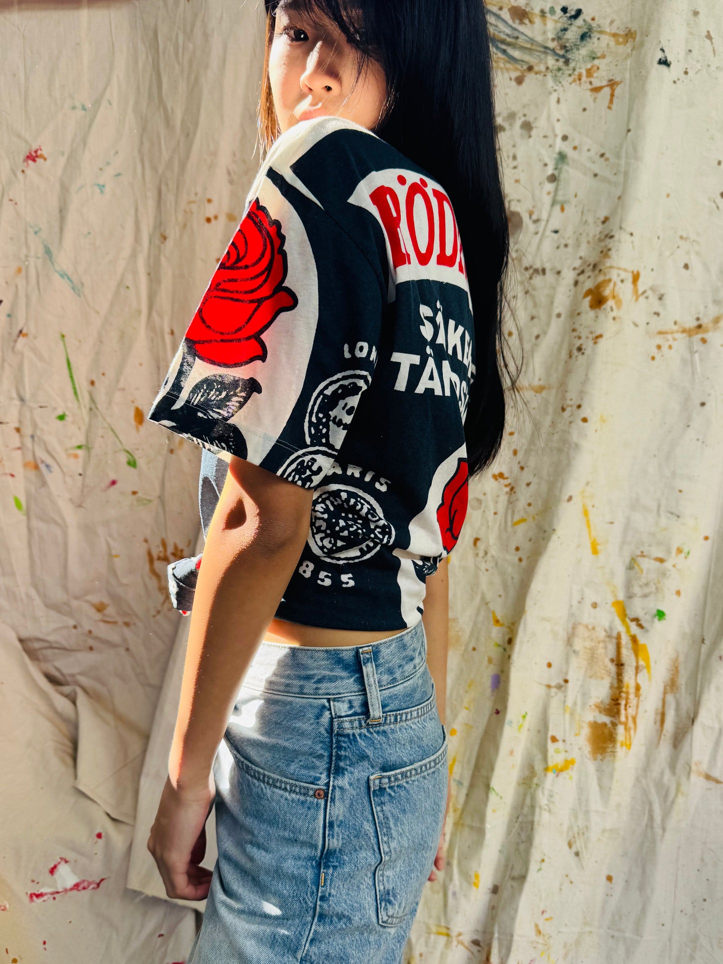 Söda Rosor Vintage Graphic Tee – Red Rose Label Edition