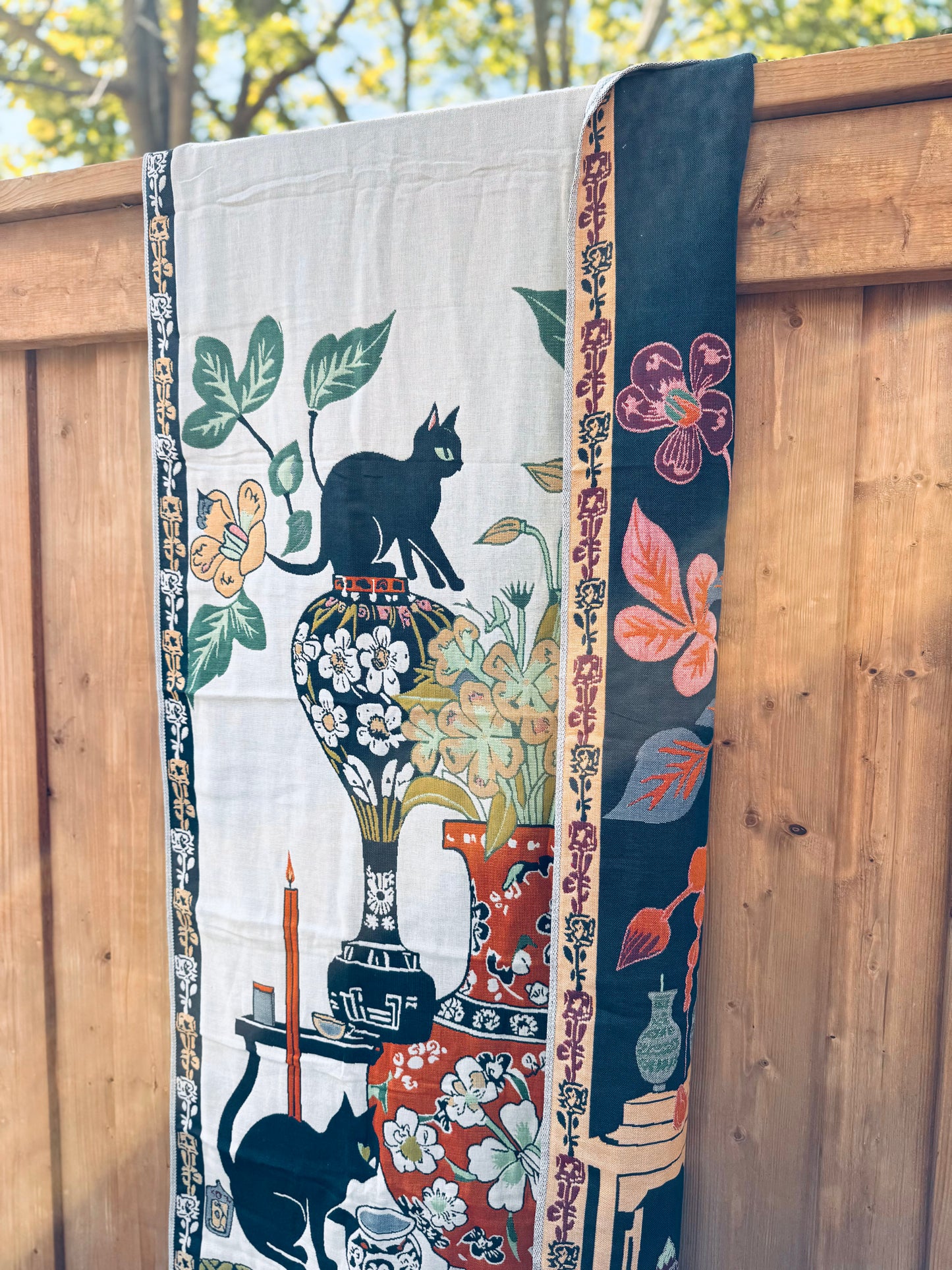 100% Cotton Woven Towel β Cat & Vase Art Series (80Γ160 cm)