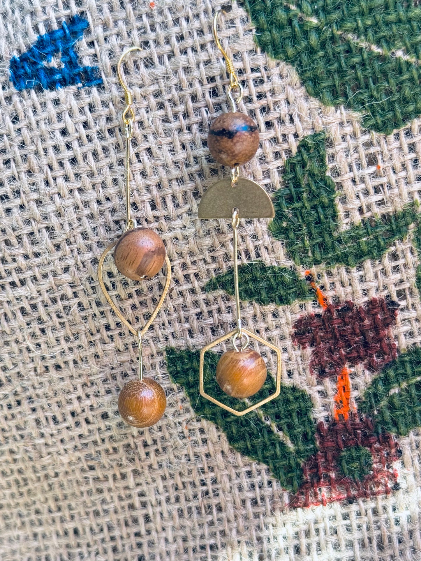“Aura Balance” Earrings – Agarwood & Golden Wood