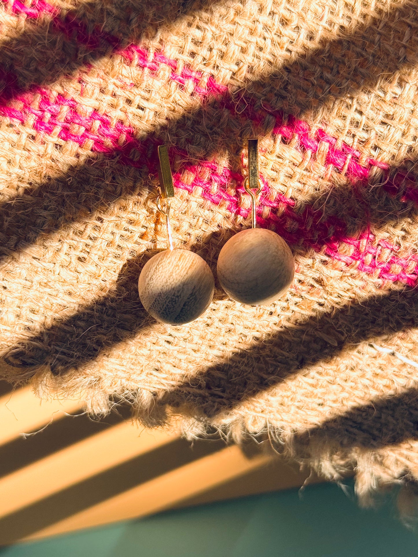 🌿 Calm in a Drop – Camphor Wood Stud Earrings (14k Gold Bar Hook)