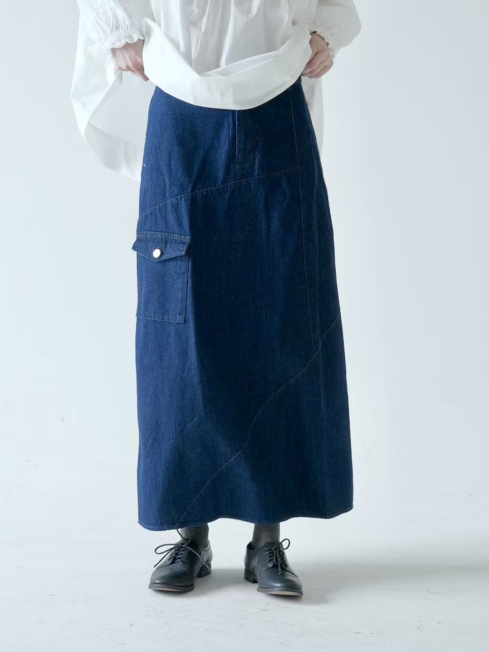 Classic Indigo Cotton Denim Skirt with Side Pocket