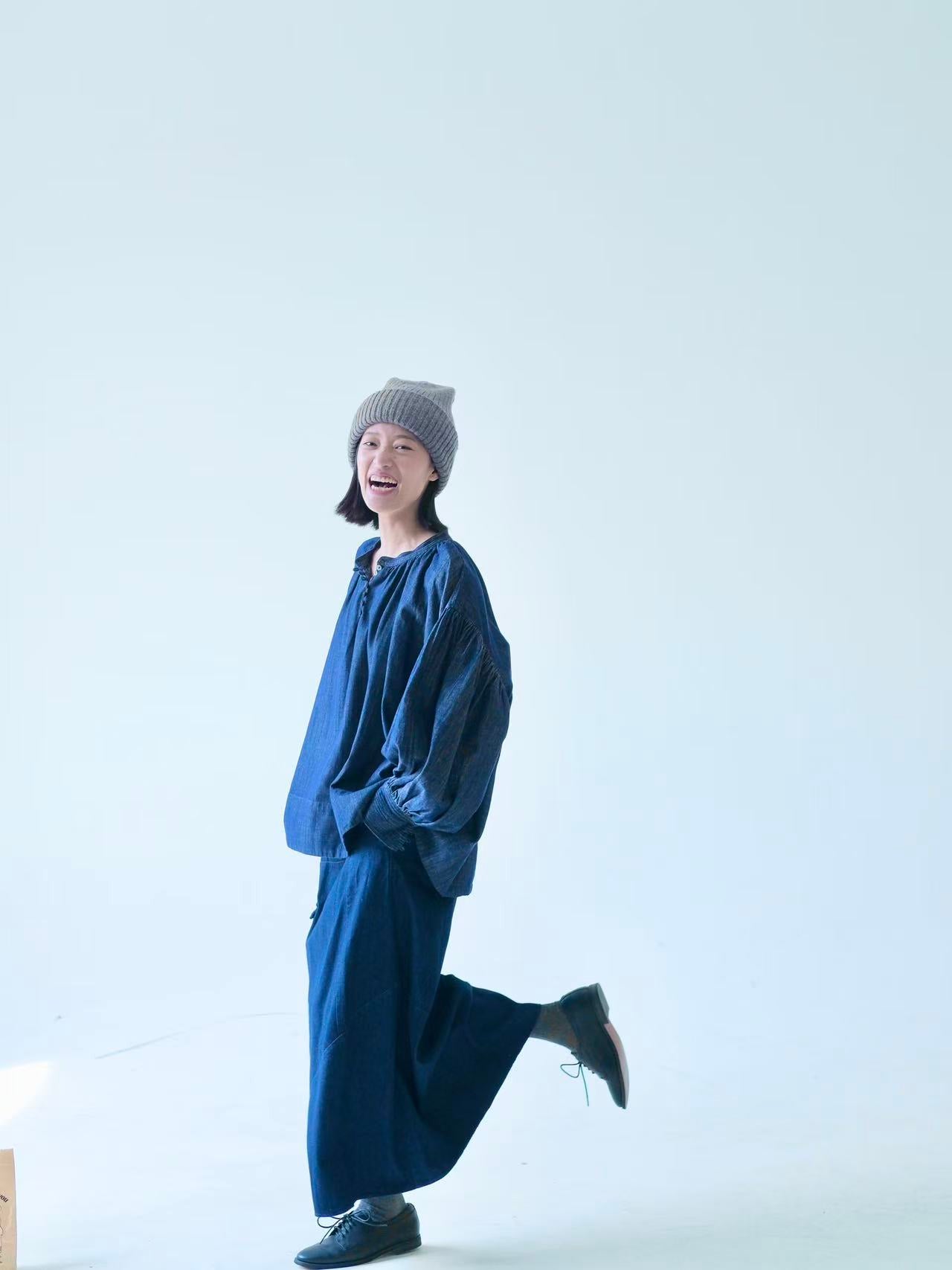 Classic Indigo Cotton Denim Skirt with Side Pocket