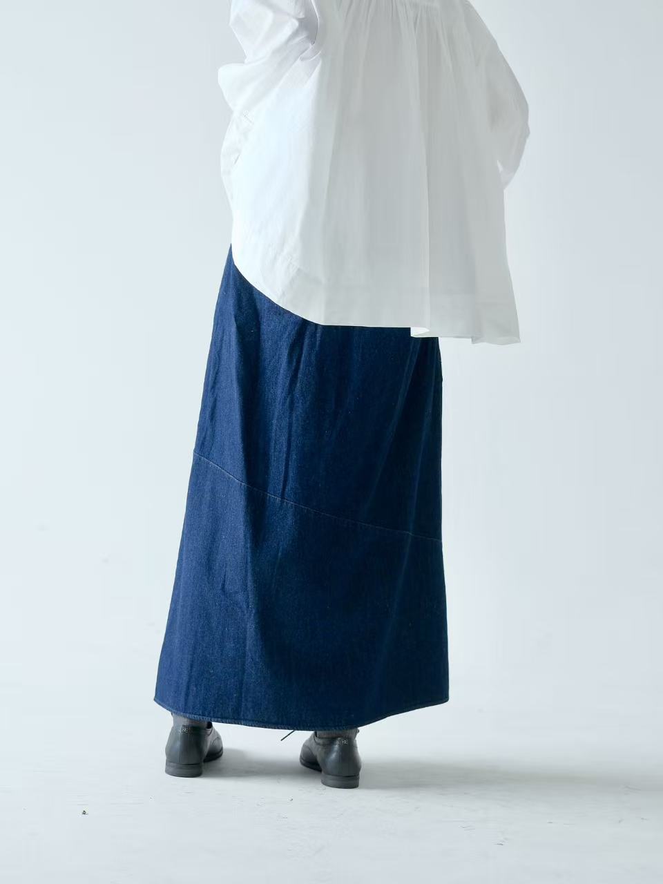Classic Indigo Cotton Denim Skirt with Side Pocket