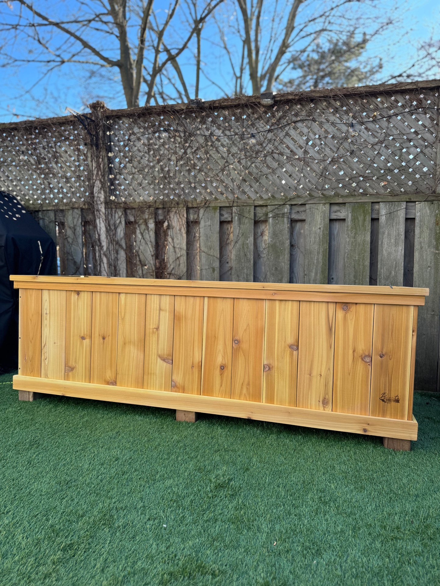 Cadillac Series – Premium Cedar Ground Planters
