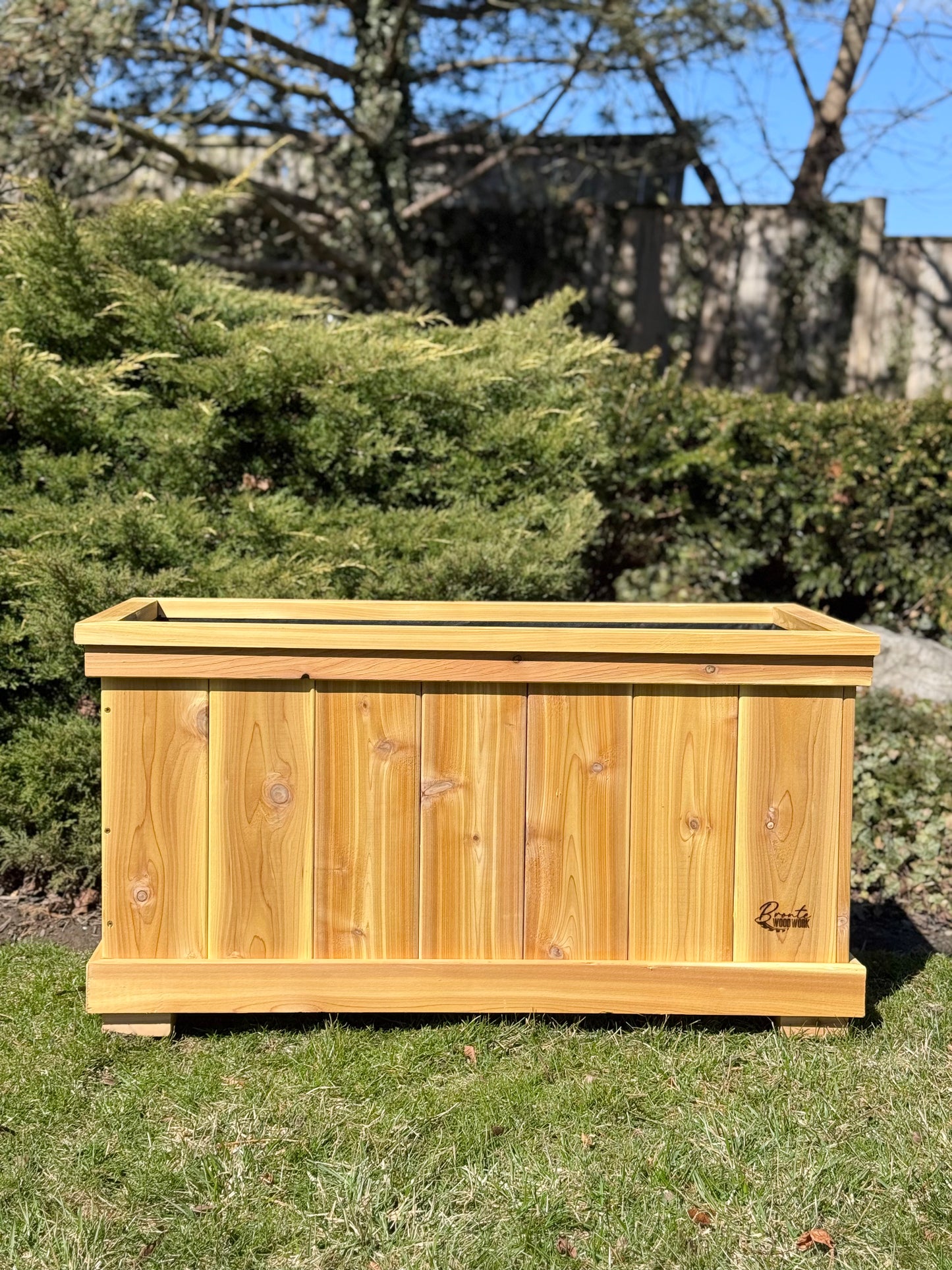 Cadillac Series – Premium Cedar Ground Planters