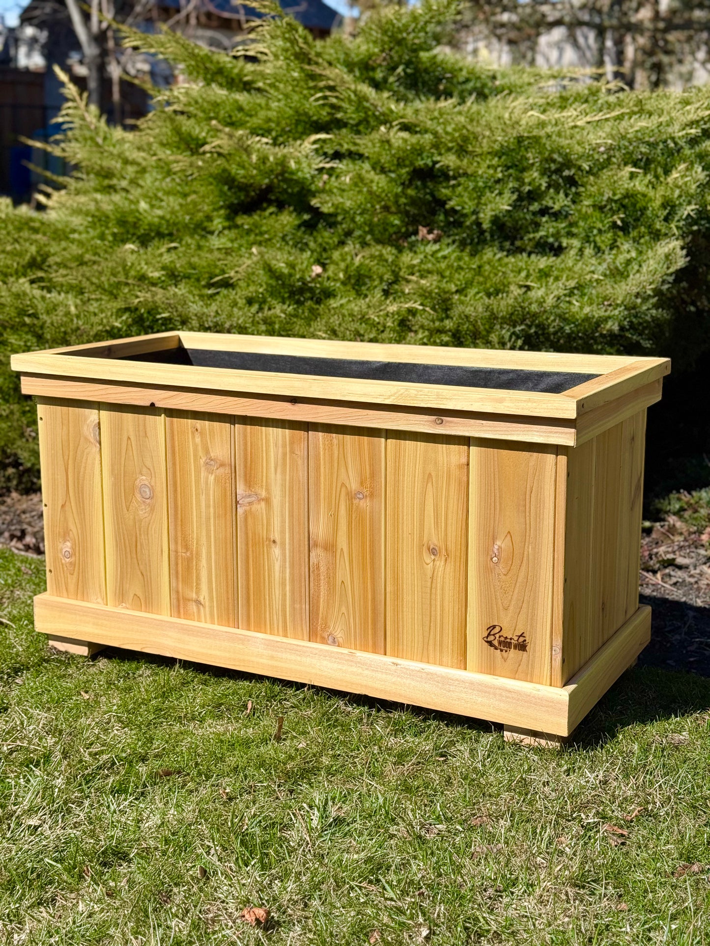 Cadillac Series – Premium Cedar Ground Planters