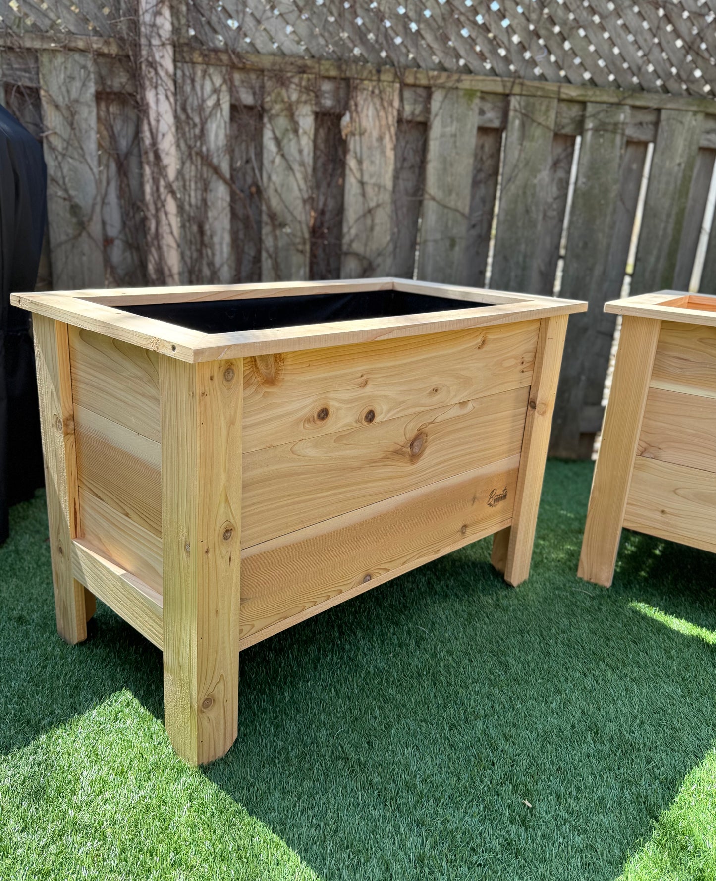 Dundas Line – Premium Cedar Raised Planters (23” Height)