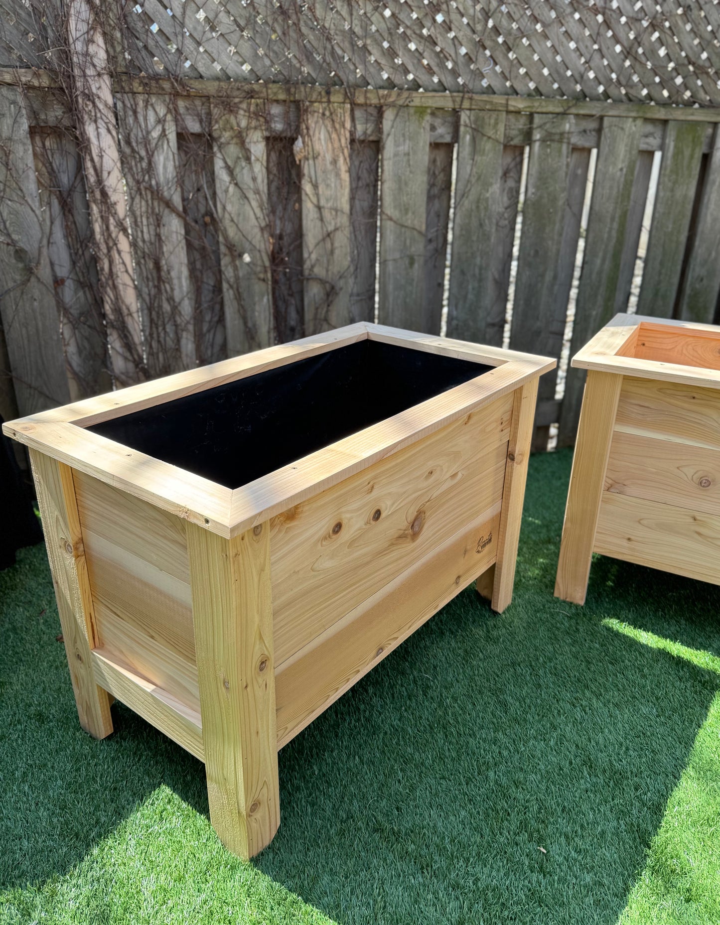 Dundas Line – Premium Cedar Raised Planters (23” Height)