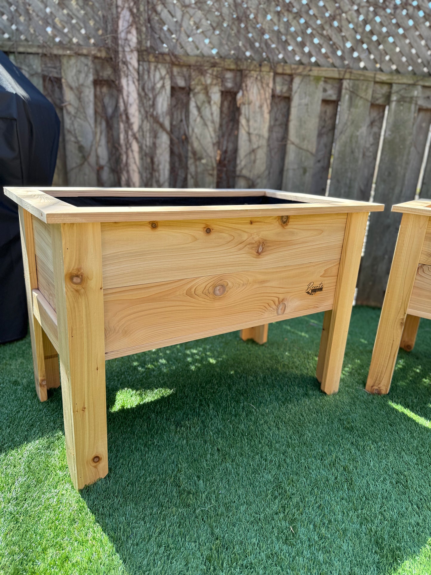 Dundas Line – Premium Cedar Raised Planters (23” Height)