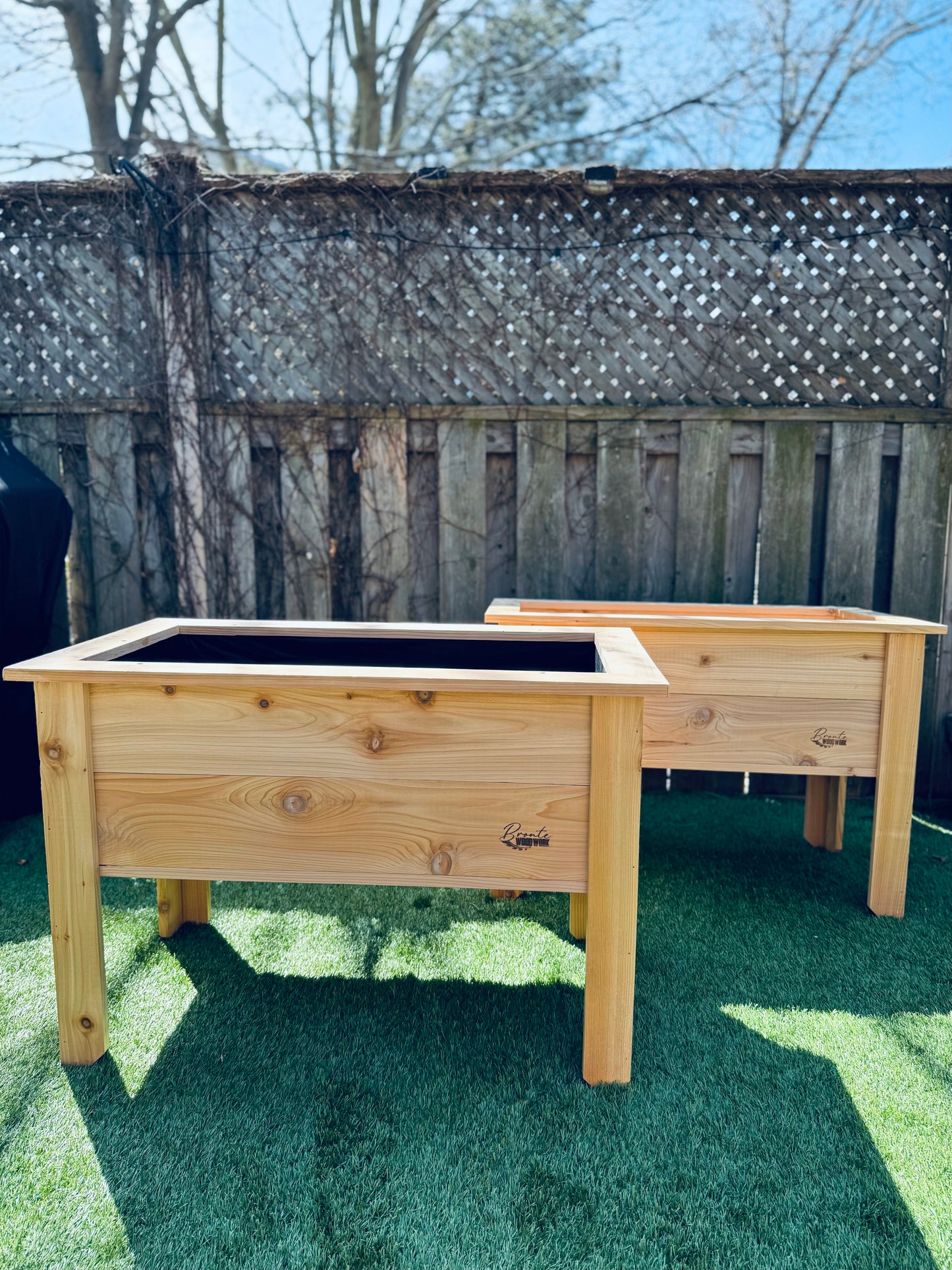 Dundas Line – Premium Cedar Raised Planters (23” Height)