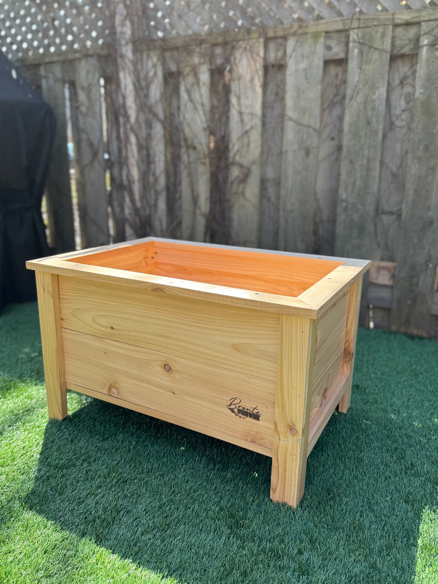 Dundas Line – Premium Cedar Raised Planters (23” Height)