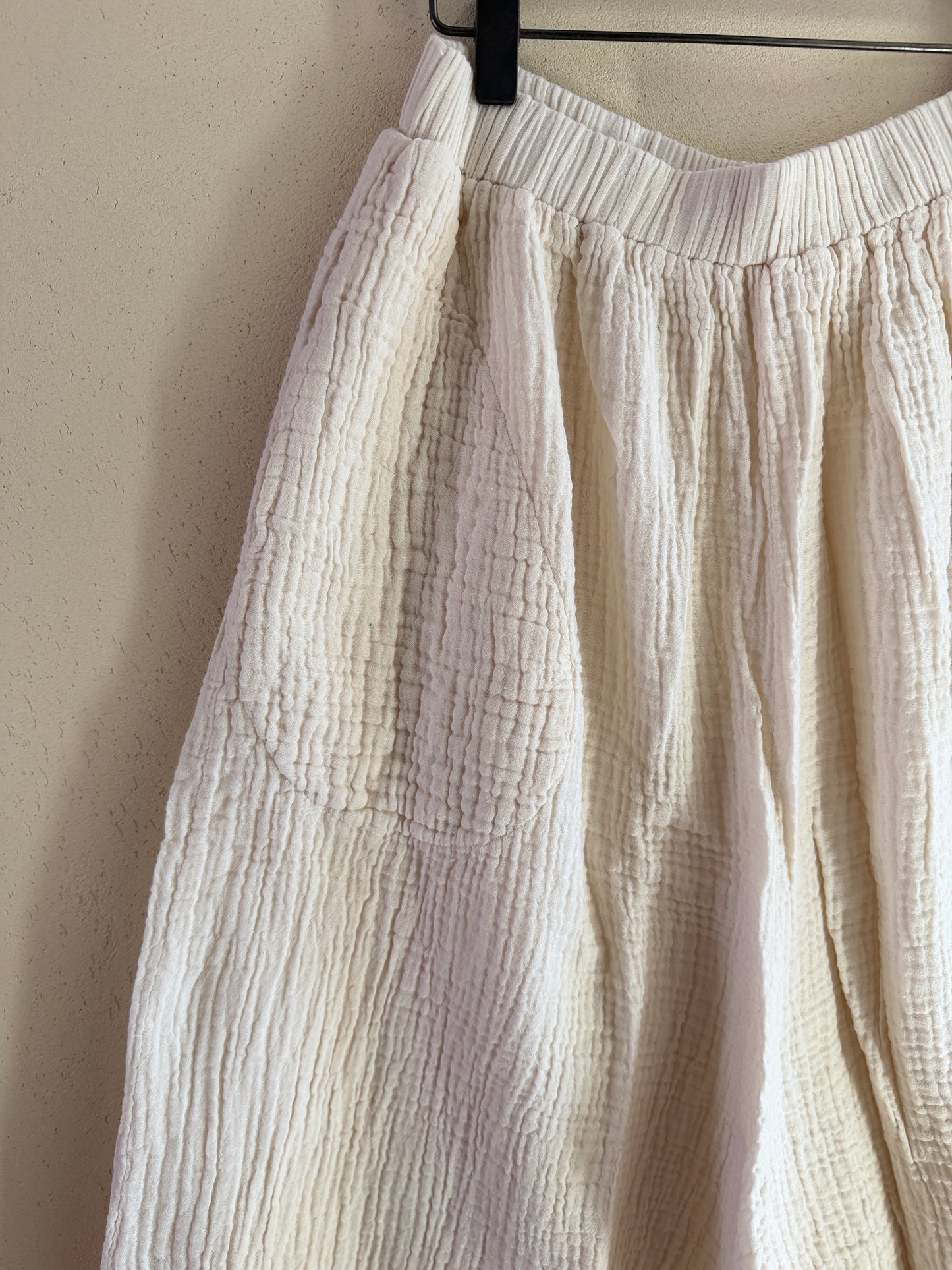 Cotton Gauze Balloon Pants – Elastic Waist Loose Fit Boho Trousers (Cream)