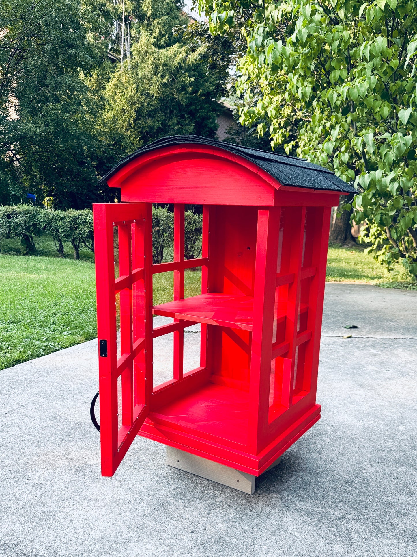 Telephone Booth Little Library