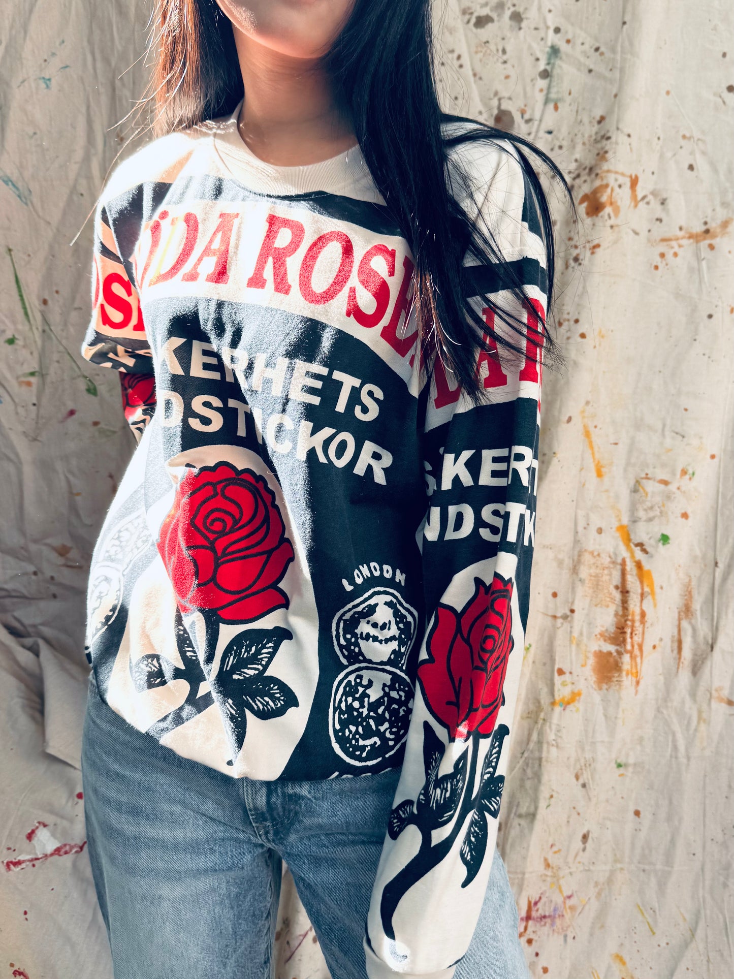 Thailand Sack Edit – Röda Rosor Graphic Sweatshirt