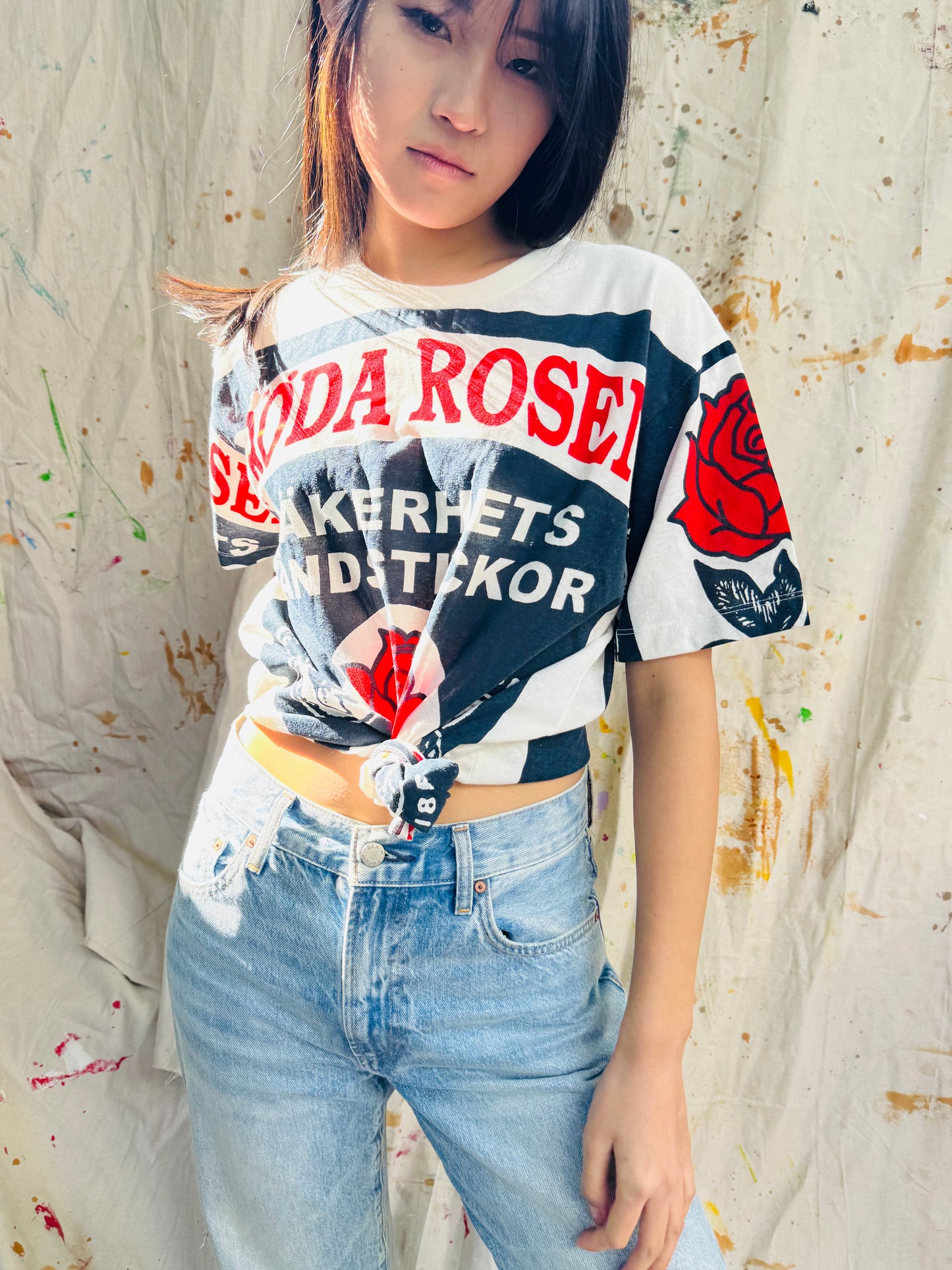 Söda Rosor Vintage Graphic Tee – Red Rose Label Edition