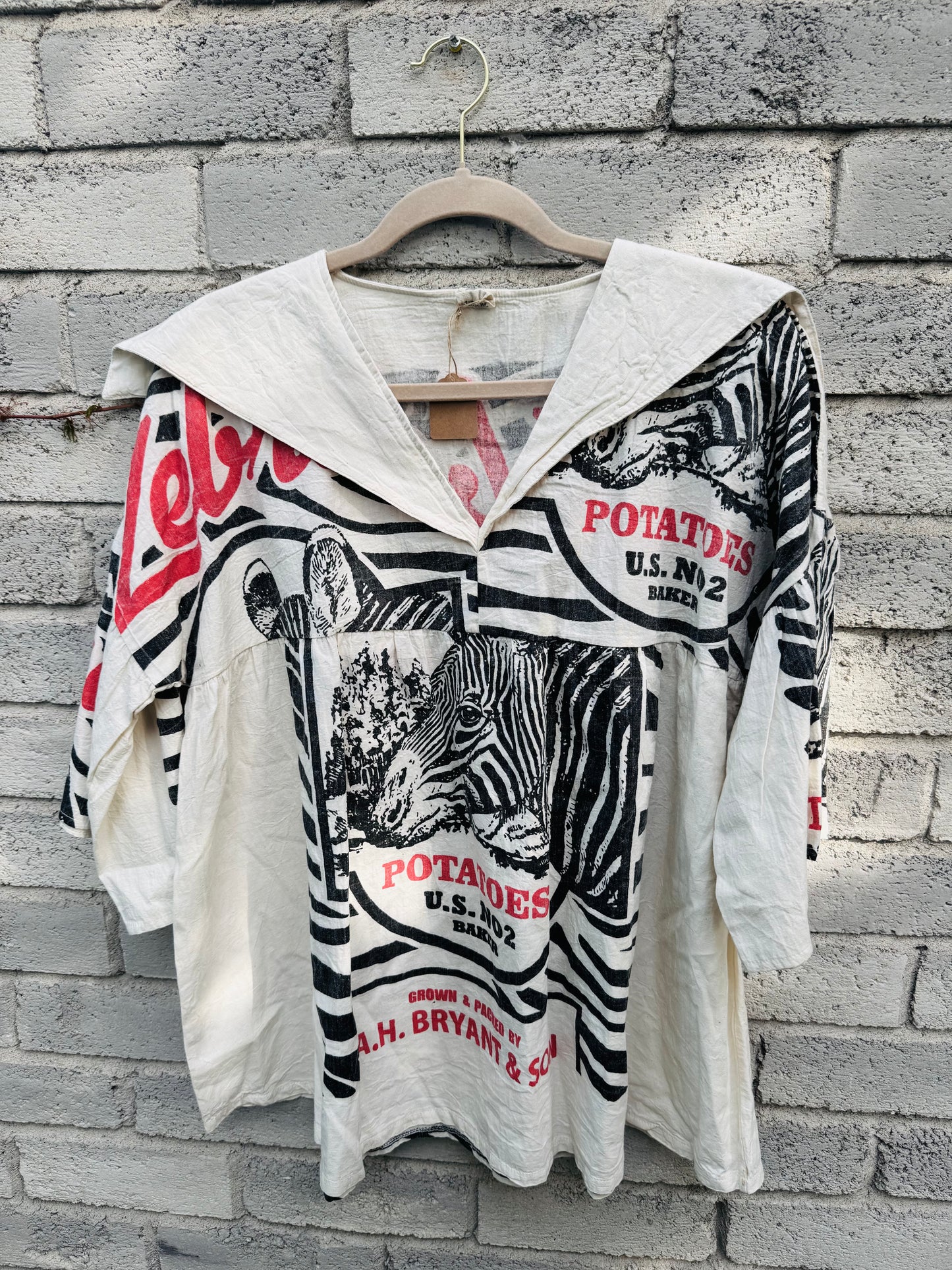 Vintage Sailor Collar Graphic Top – Retro Farm Label Collection