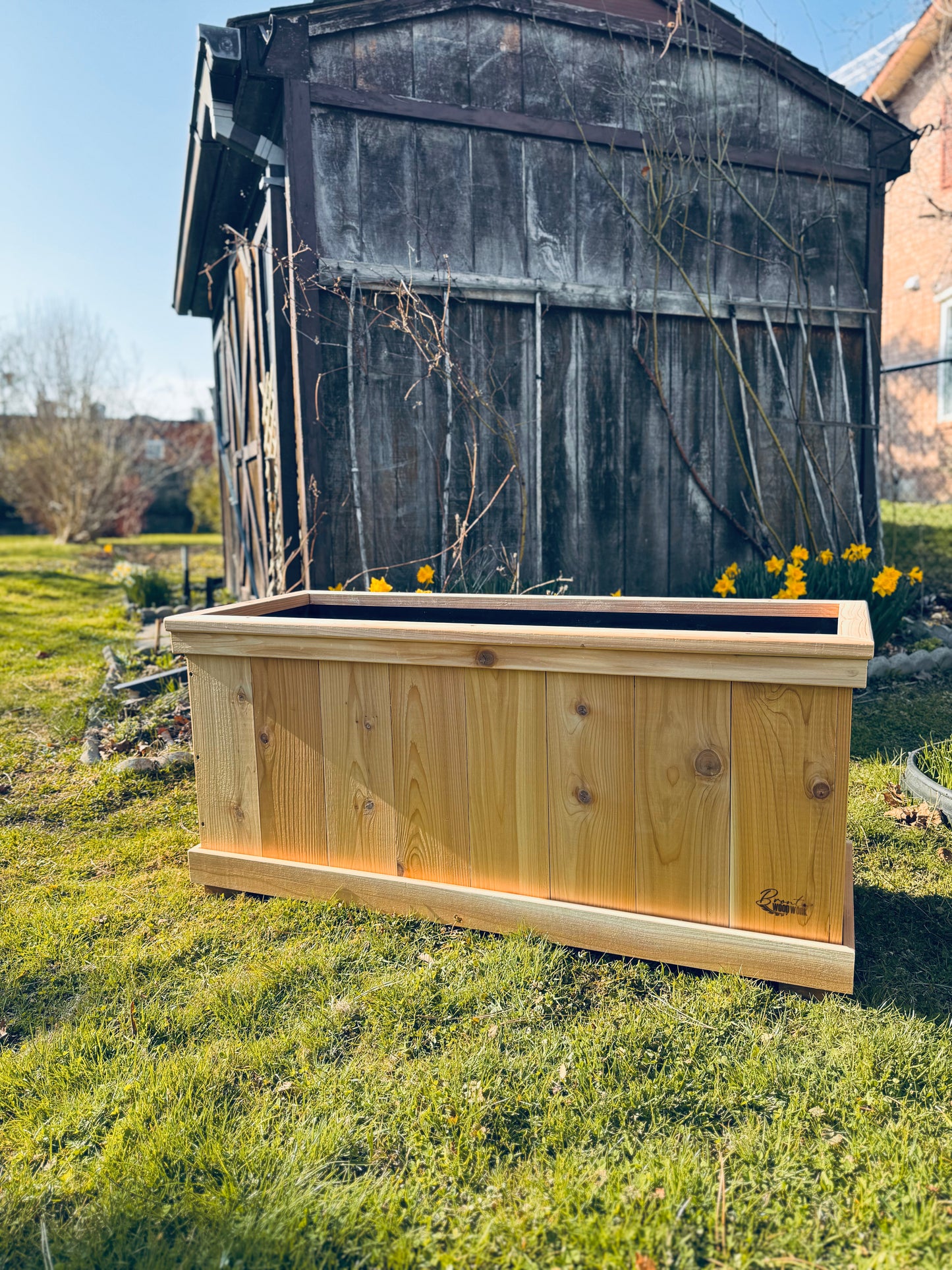 Cadillac Series – Premium Cedar Ground Planters