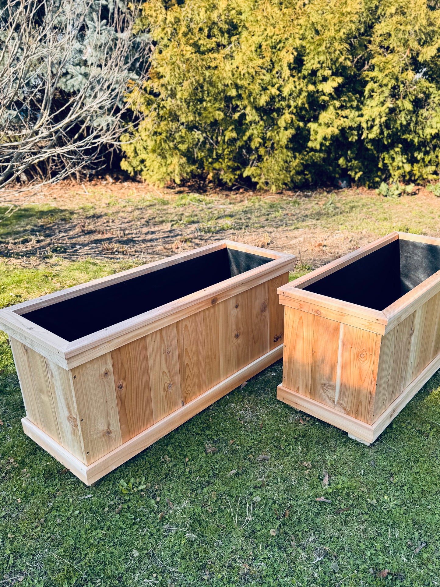 Cadillac Series – Premium Cedar Ground Planters