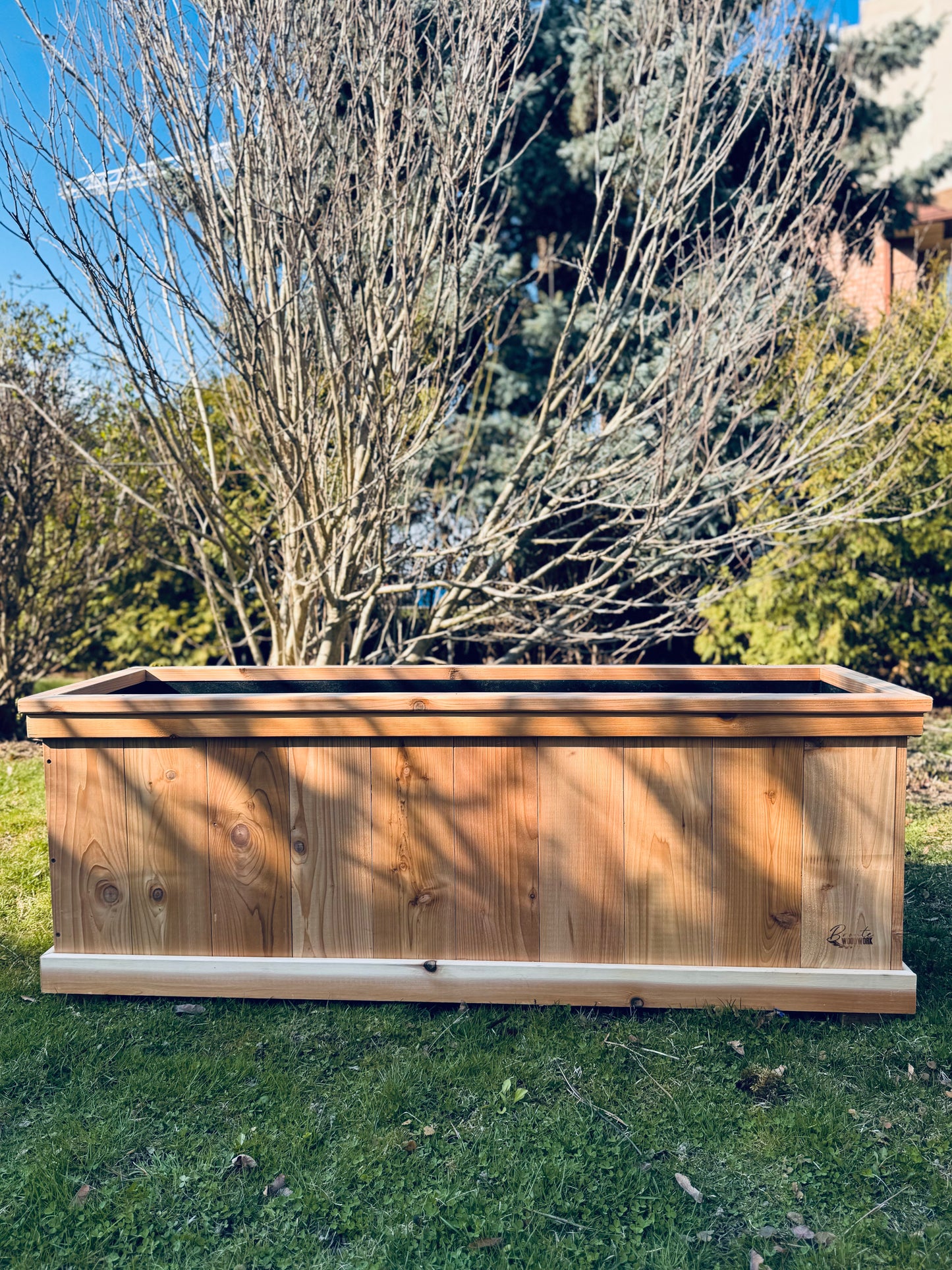 Cadillac Series – Premium Cedar Ground Planters