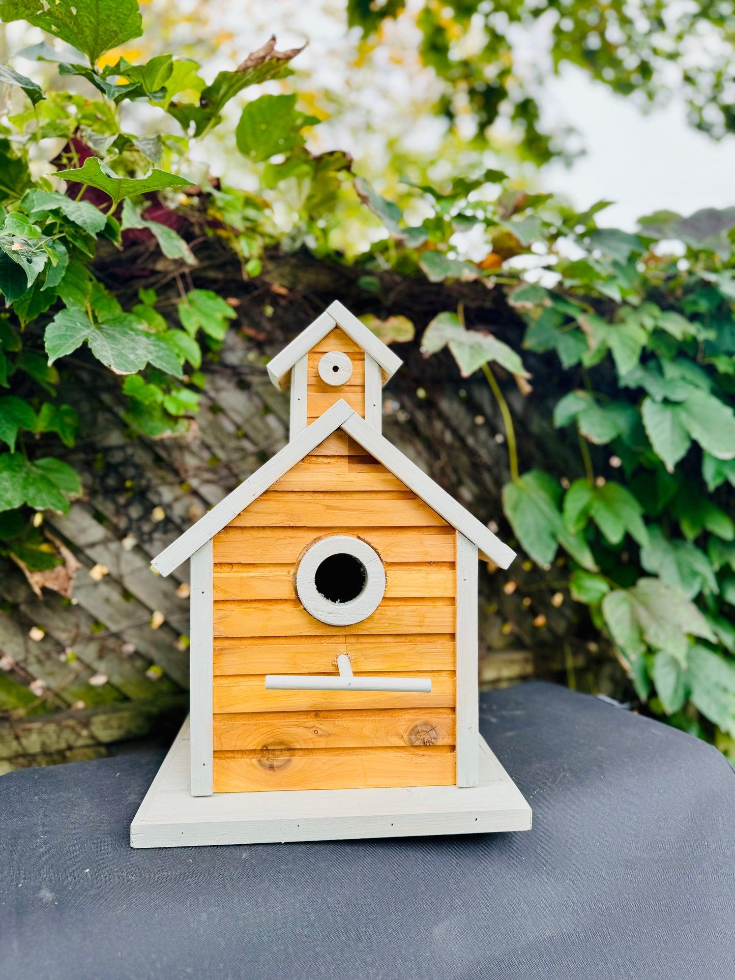 Cedar Birdhouse – Handcrafted Outdoor Nesting House | Made in Oakville 🇨🇦