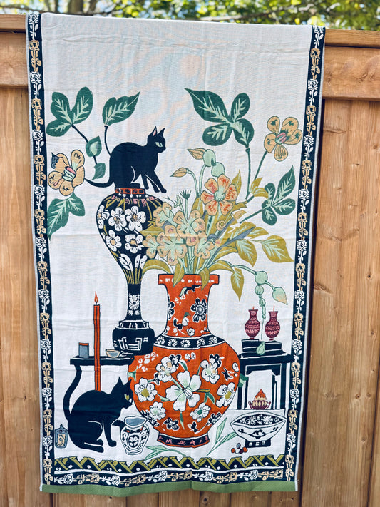 100% Cotton Woven Towel – Cat & Vase Art Series (80×160 cm)