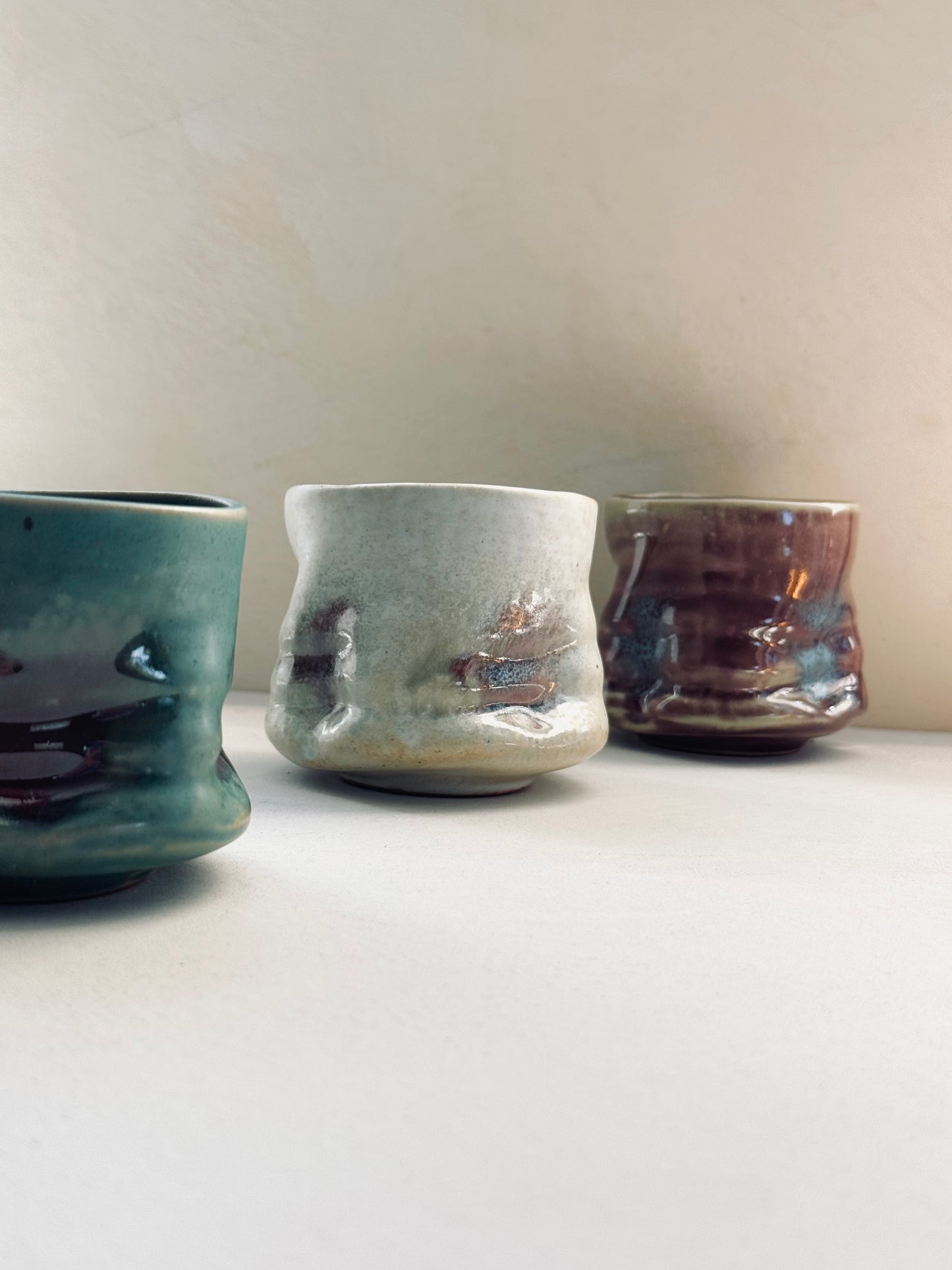 Rustic Wavy Stoneware Cup – Coarse Pottery (230ml)