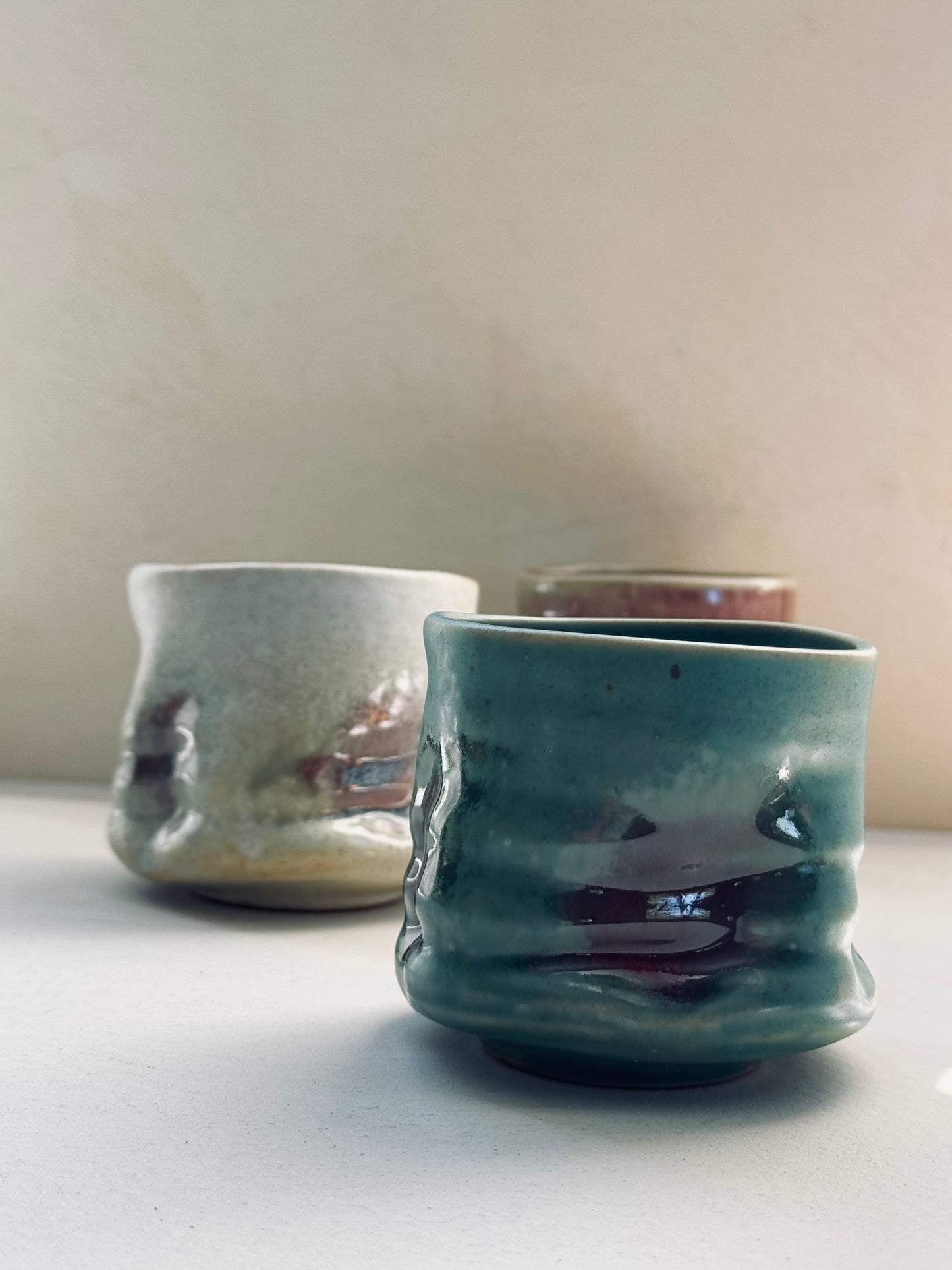 Wavy Stoneware Cup – Coarse Pottery (230ml)