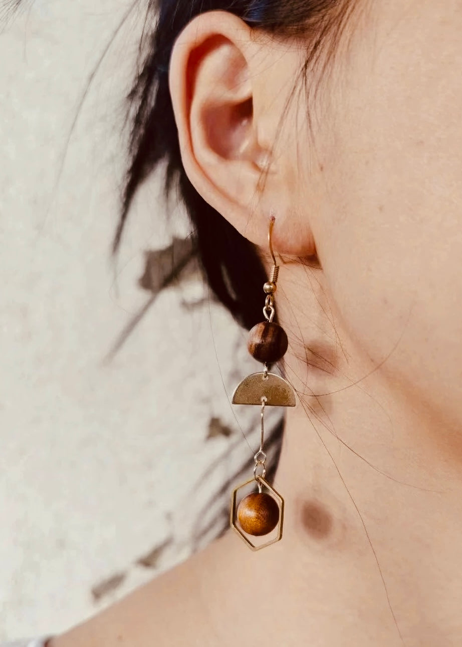 “Aura Balance” Earrings – Agarwood & Golden Wood