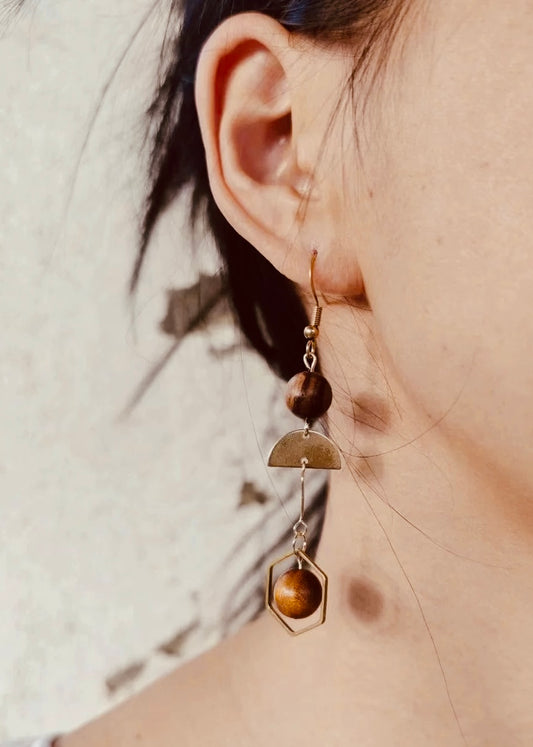 “Aura Balance” Earrings – Agarwood & Golden Wood