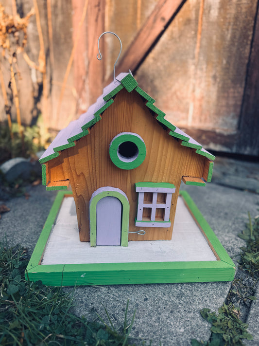 🏡 The “Fairy Peak Birdhouse” – Spring Garden Edition