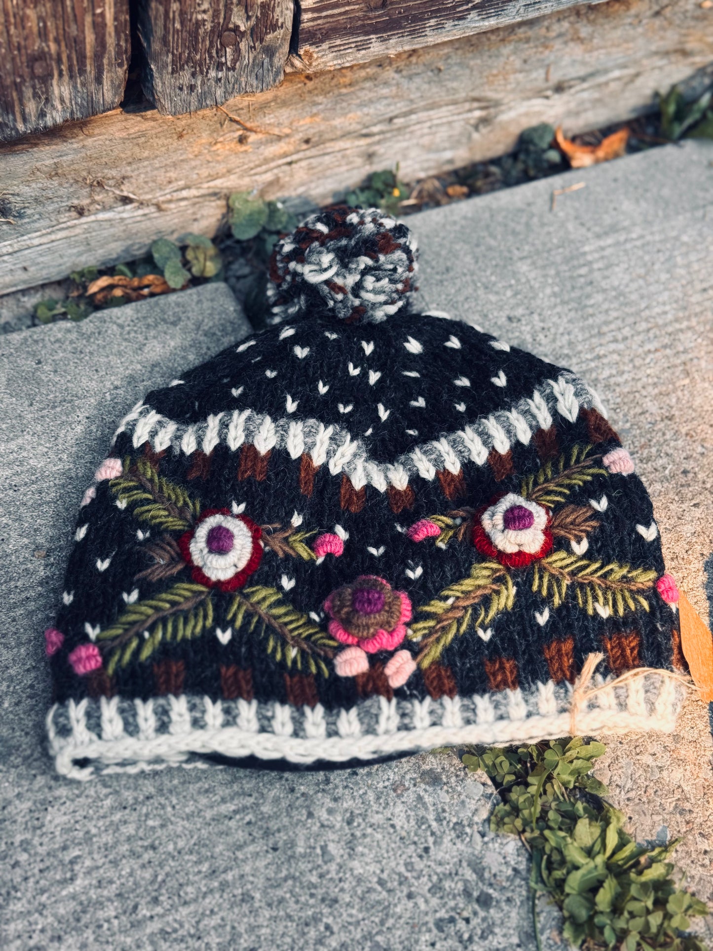 ❄️ Handmade Floral Wool Knit Hat