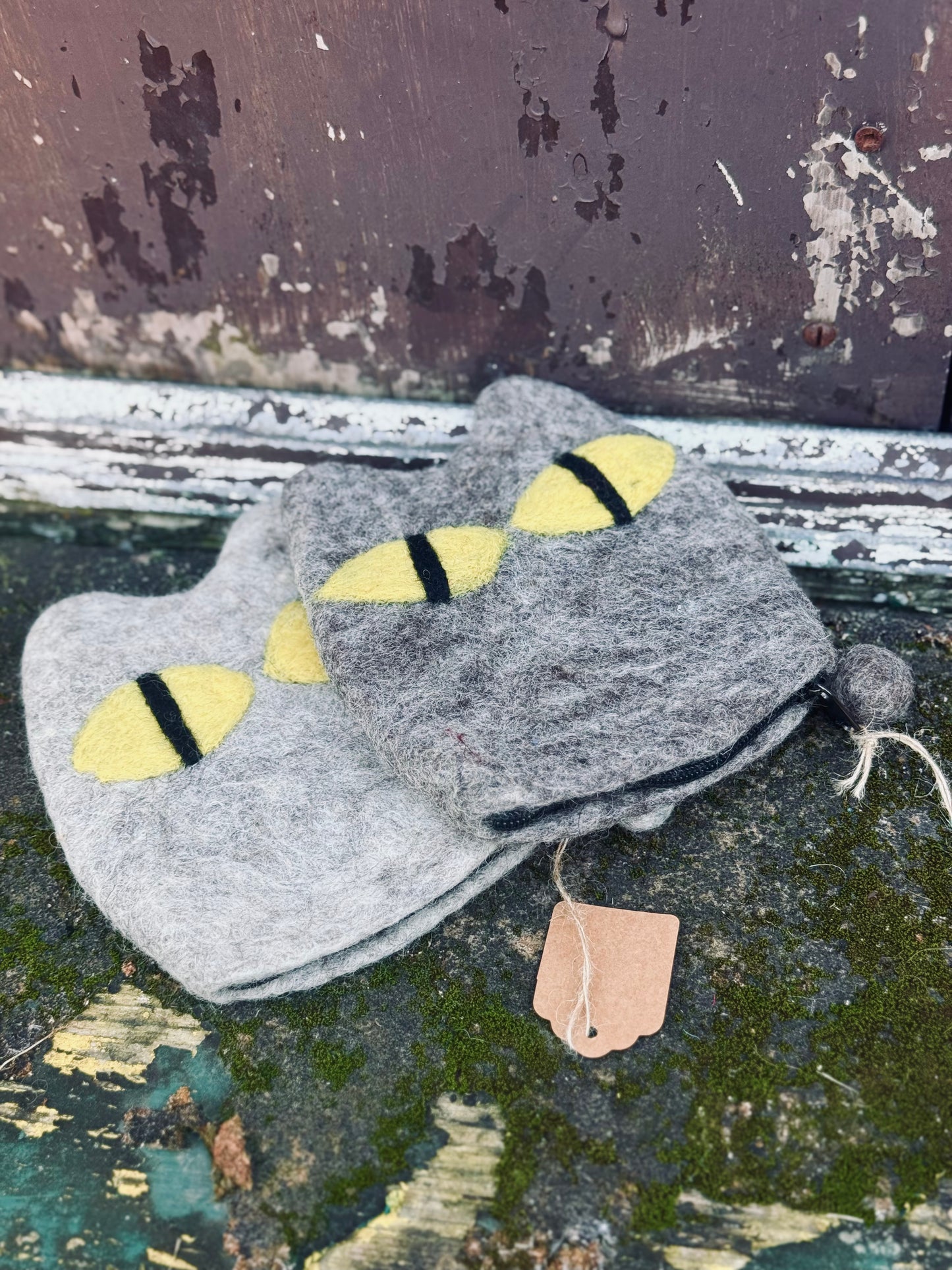 Handmade Felt Pouch – Cat Eyes Edition