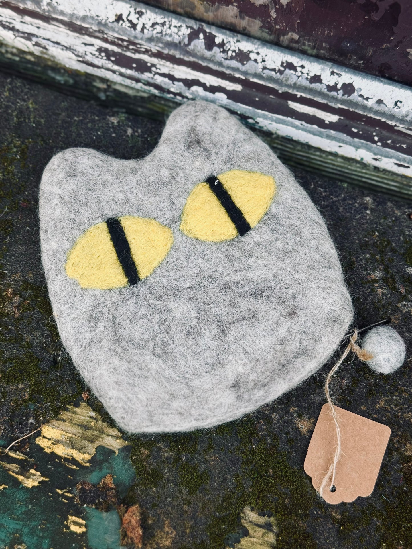 Handmade Felt Pouch – Cat Eyes Edition