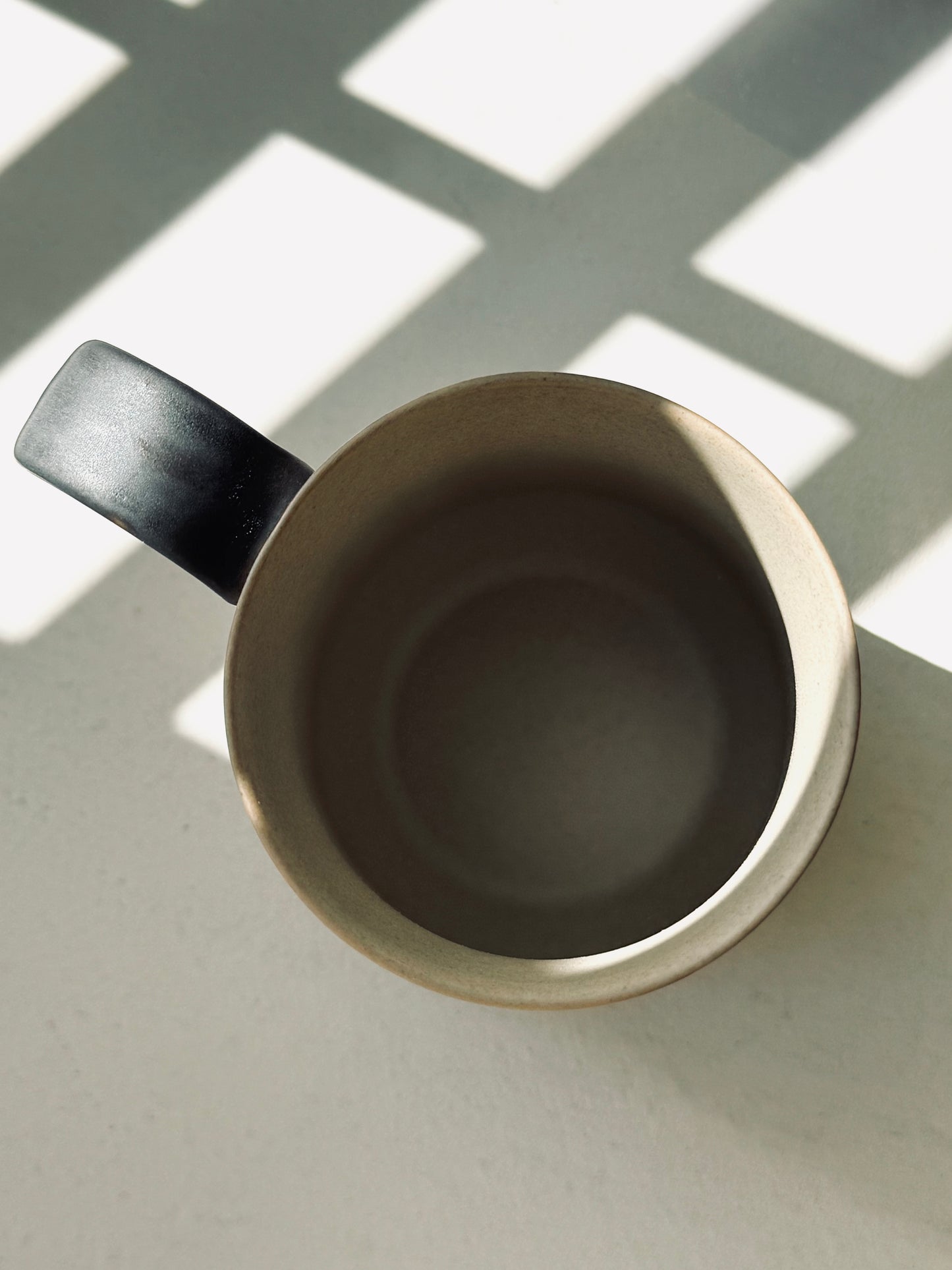 BoHo Bronte Black Gold Glaze Mug – Flow Drip Series