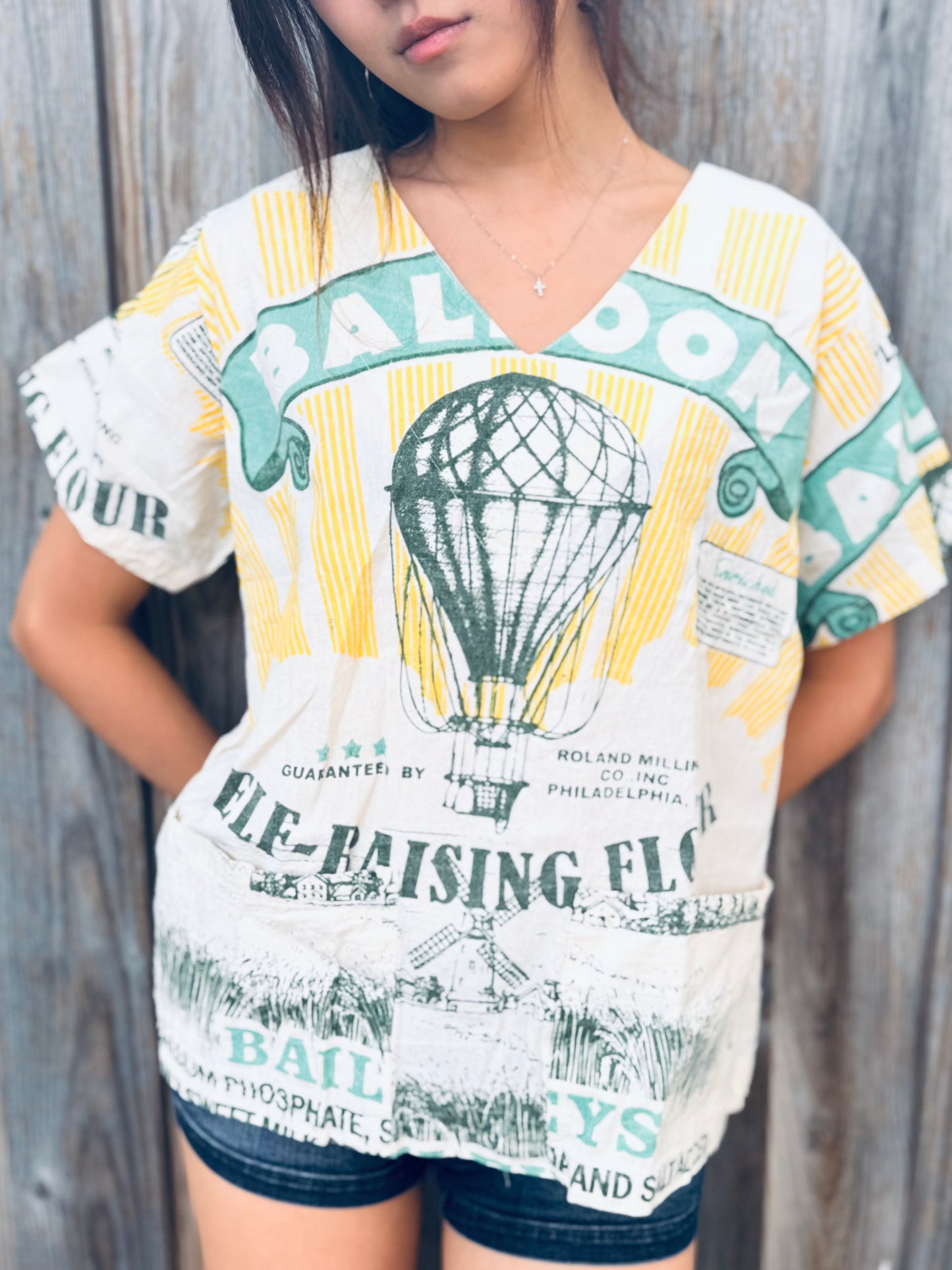 Vintage Balloon Flour Graphic V-Neck Blouse