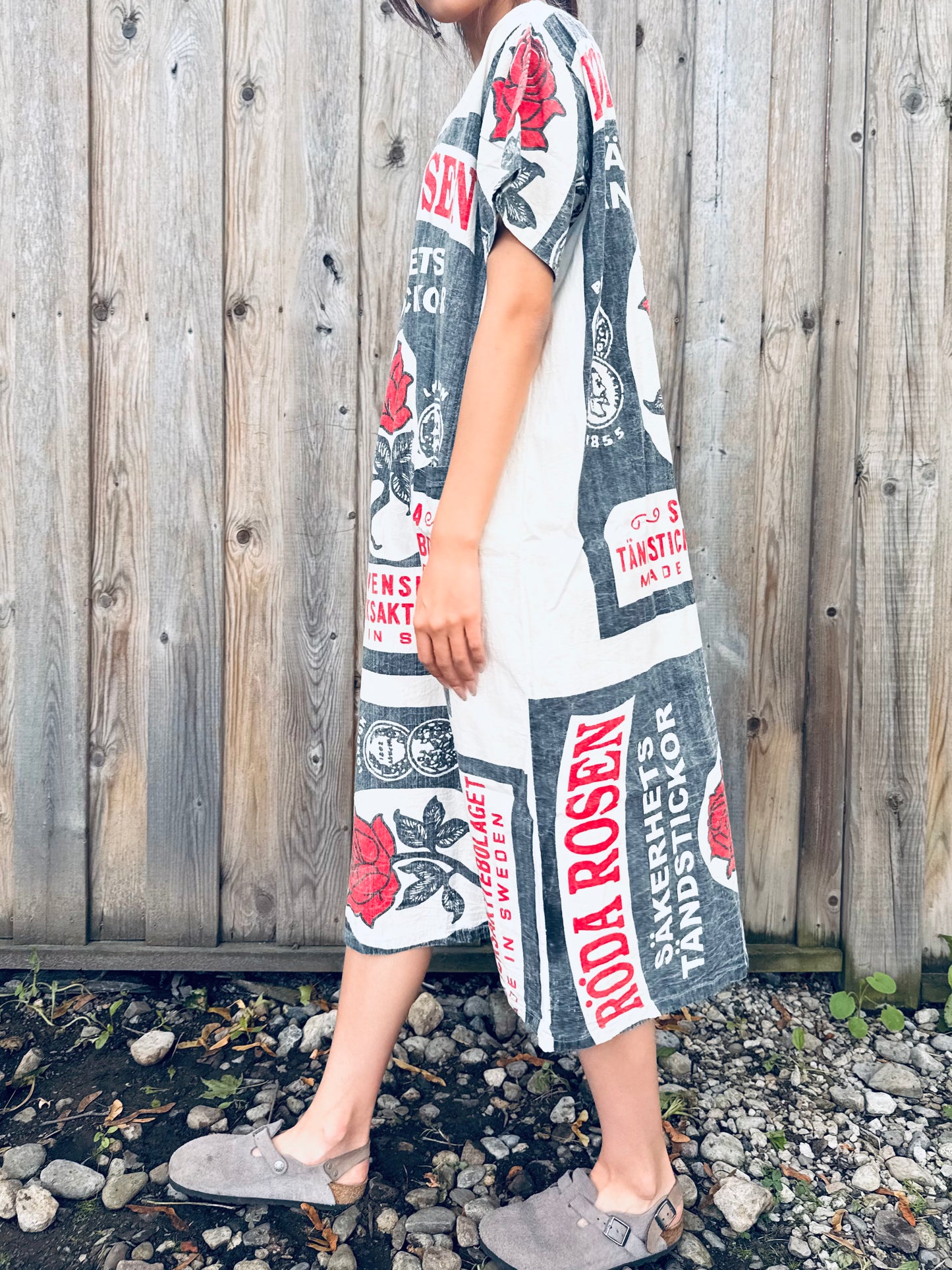 🌹 V-Neck Rose Matchbox Dress