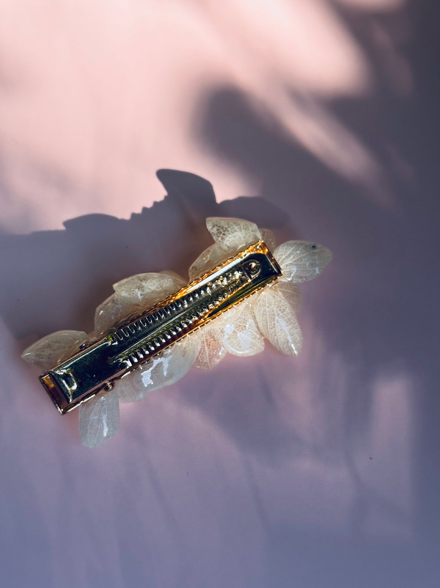 Ethereal White Hydrangea Hair Clip – Real Blooms, Timeless Elegance