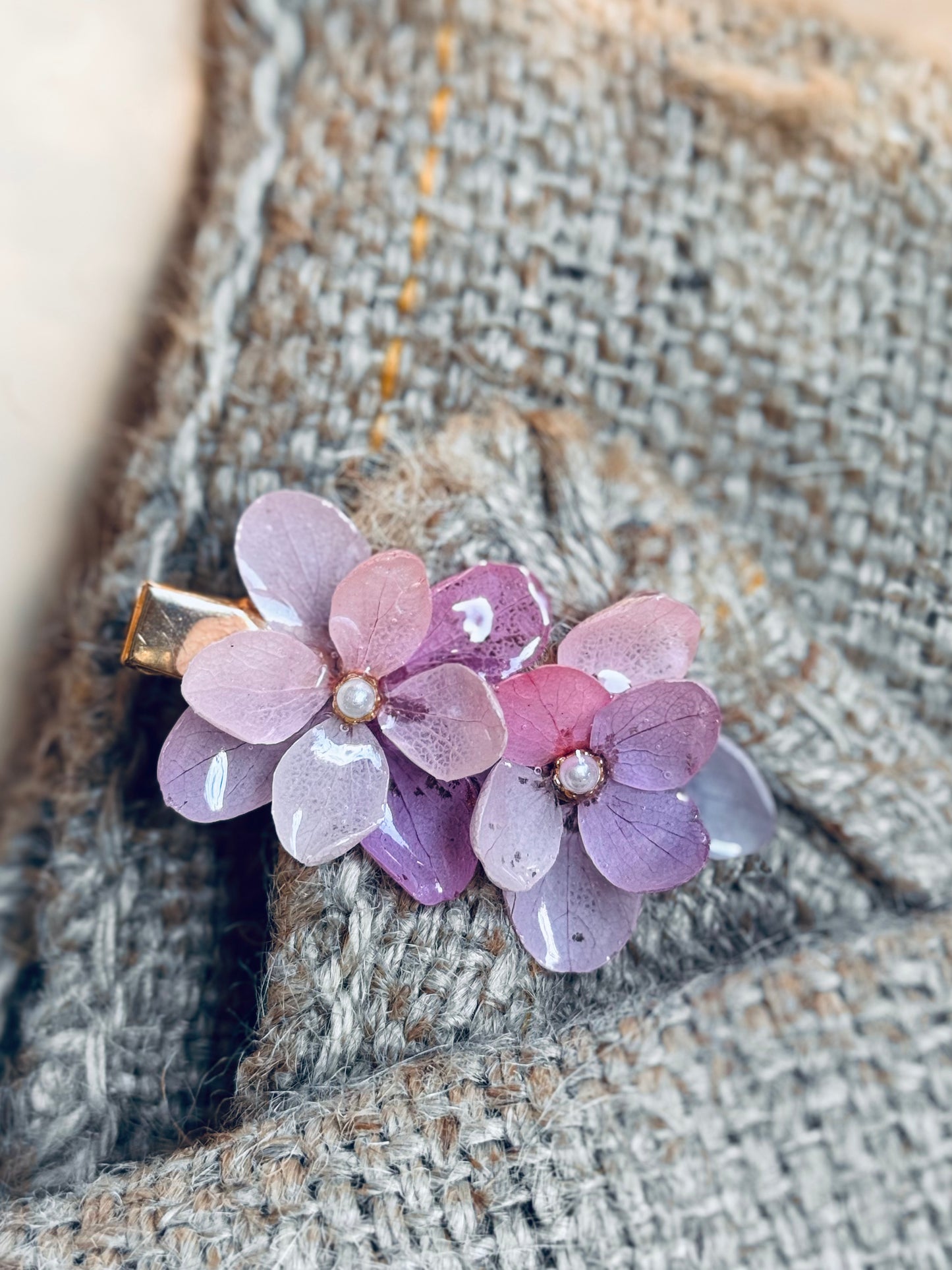 Real Hydrangea Petal Clip – Purple/Pink