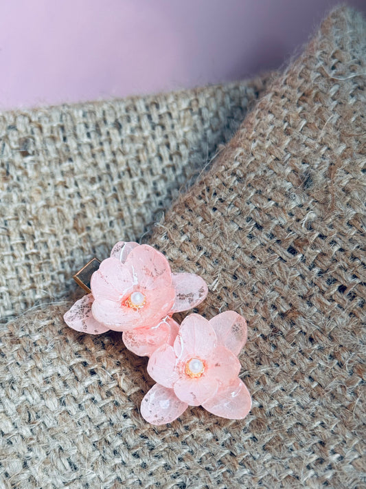 Real Hydrangea Petal Hair Clip – Blush Pink