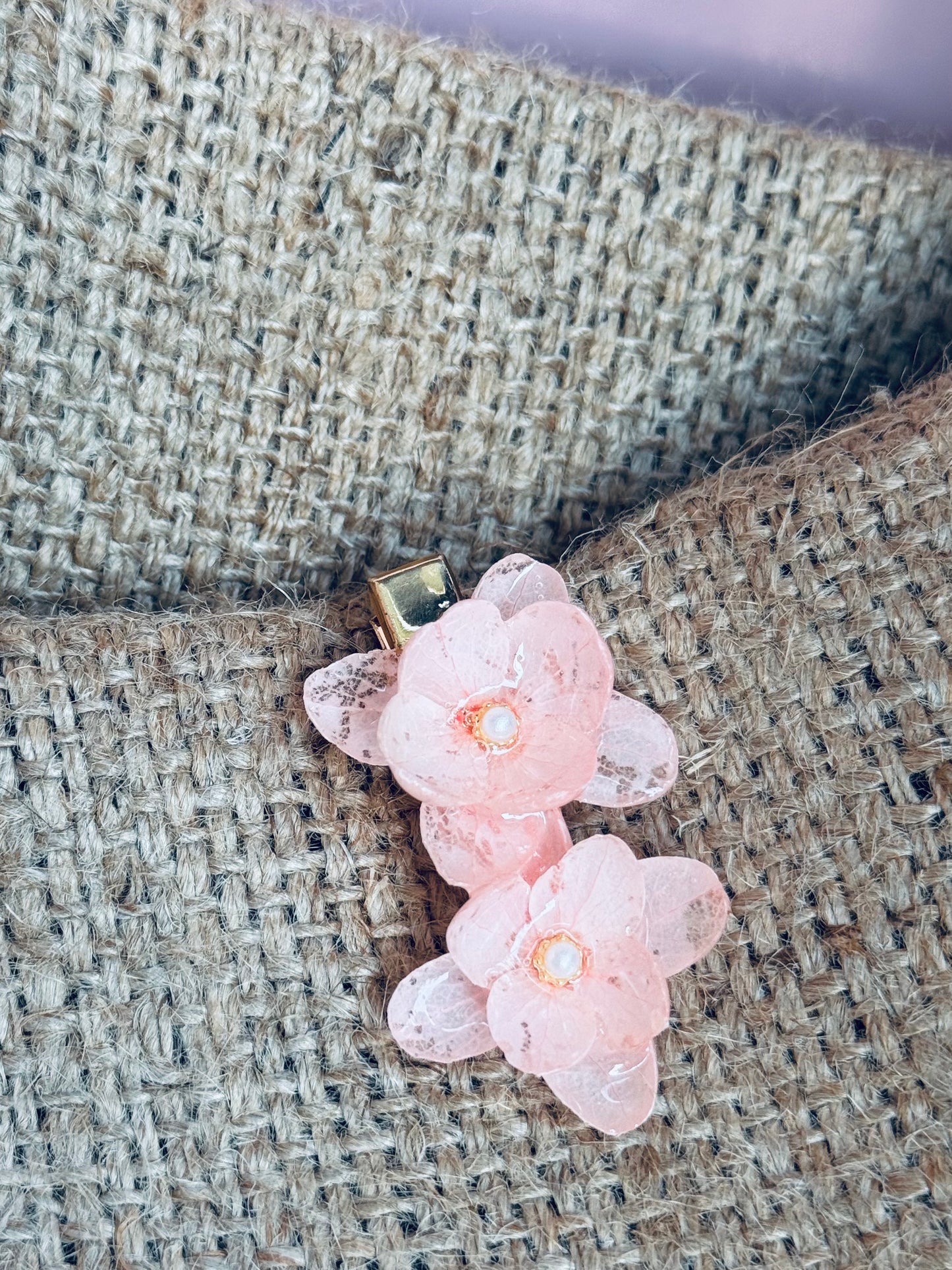Real Hydrangea Petal Hair Clip – Blush Pink