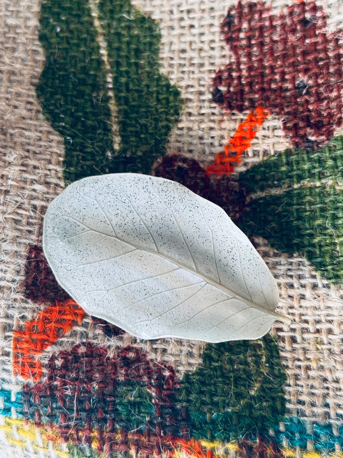 Natural Oak Leaf Clips