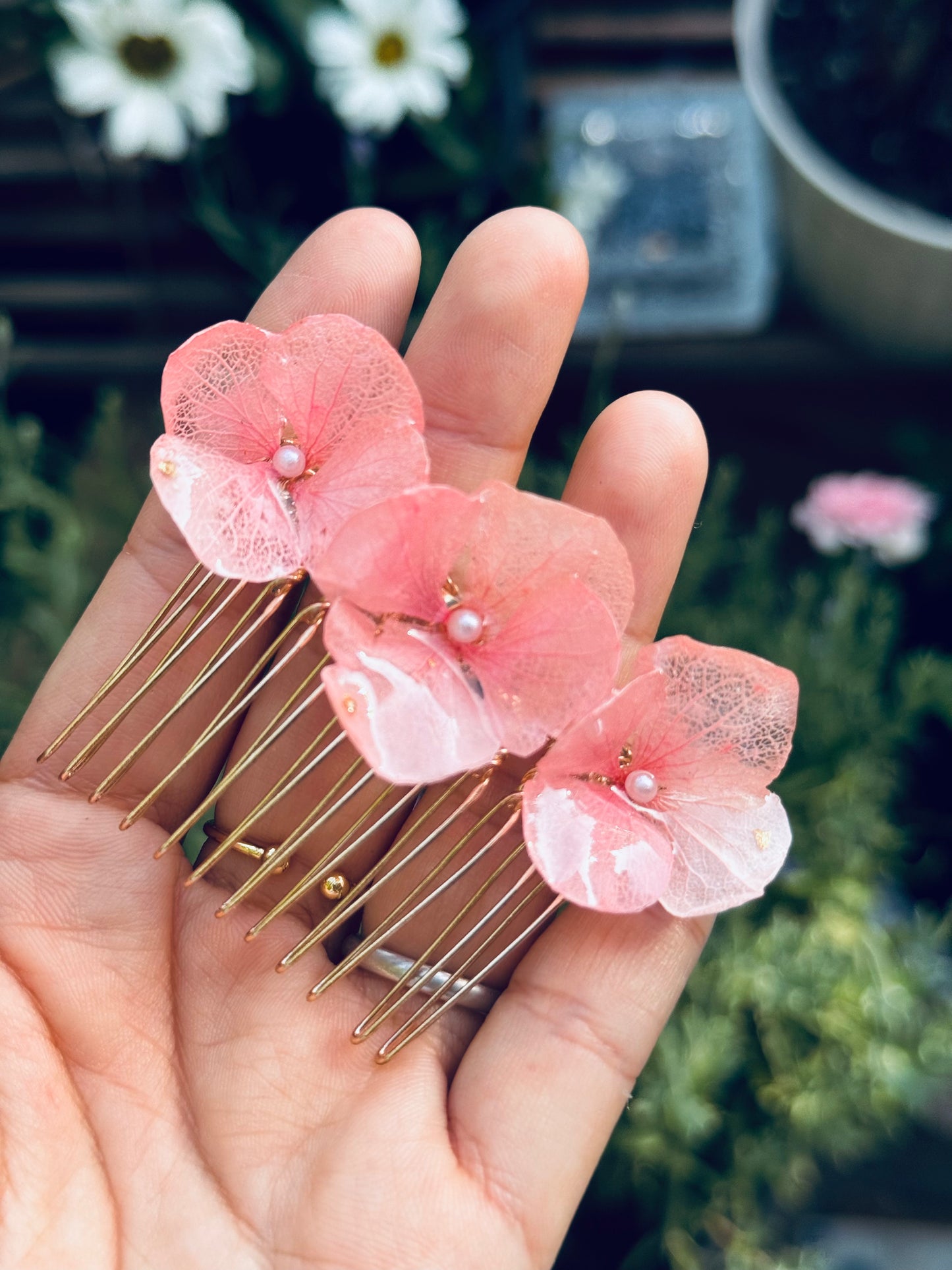 🌸 Blush Bloom Hair Comb
