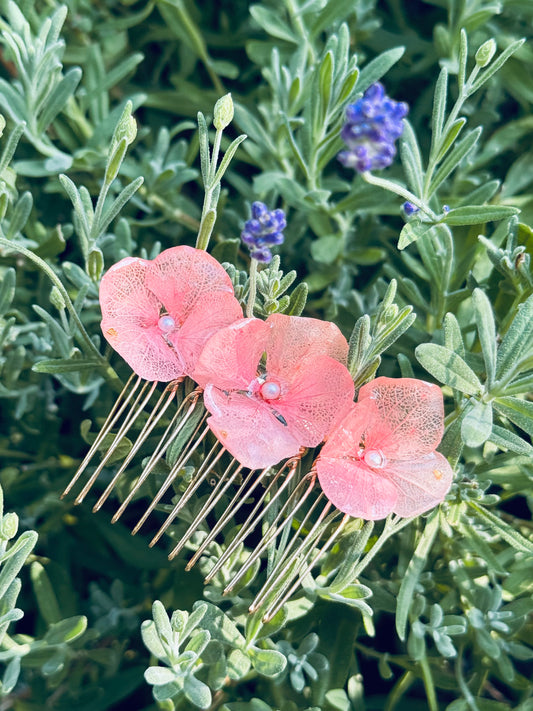🌸 Blush Bloom Hair Comb