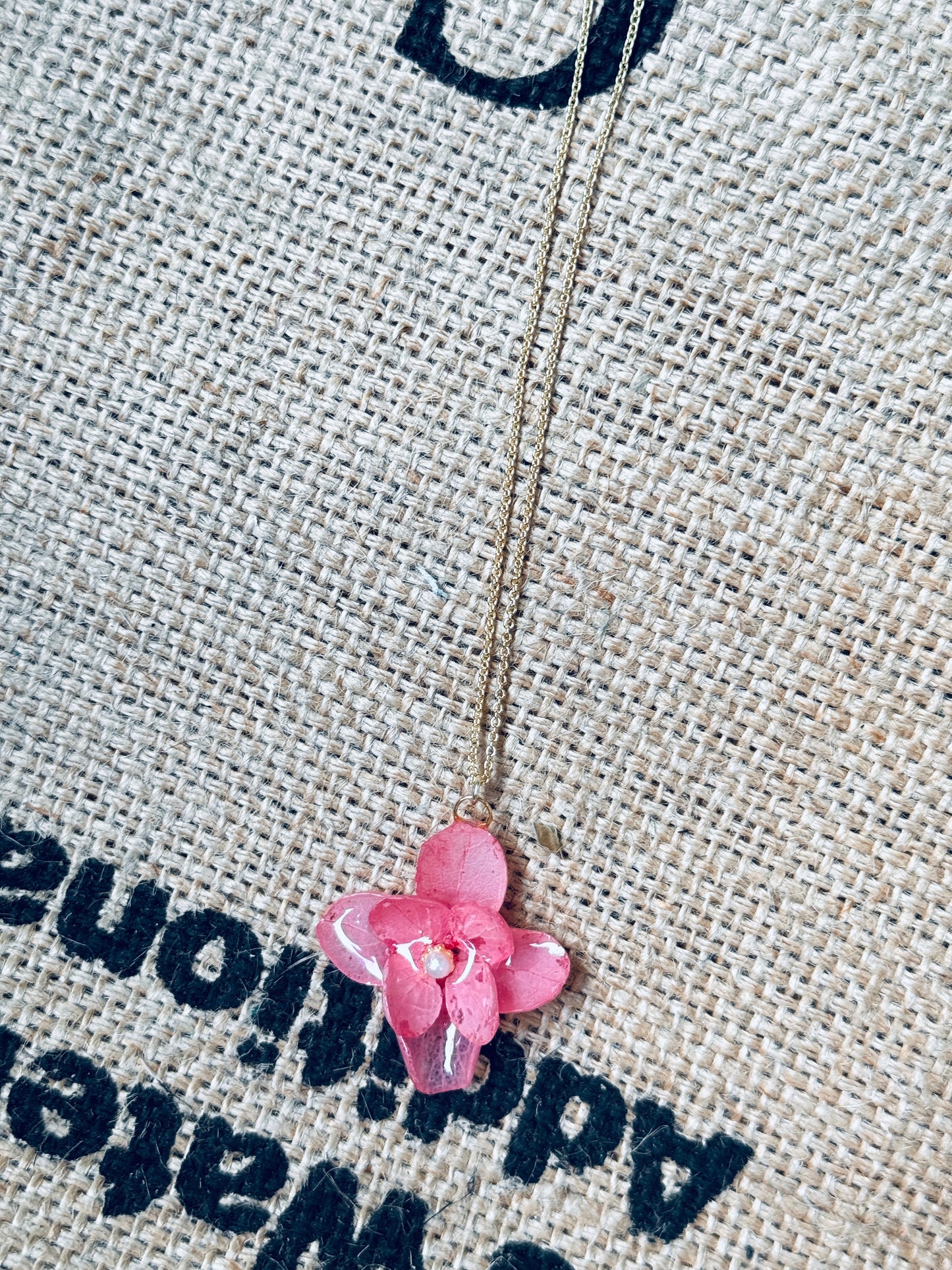 🌸 Petite Hydrangea Bloom Necklace – 14k Gold ✨