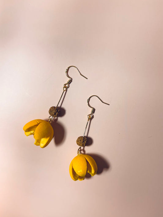 🌼 Golden Open Smile Earrings ✨ Bright, cheerful, and naturally unique!