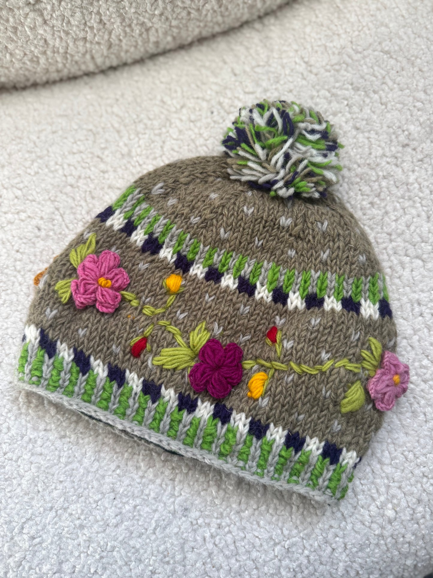 ❄️ Handmade Floral Wool Knit Hat