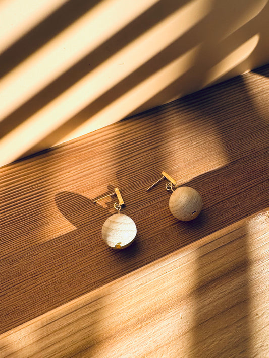 🌿 Calm in a Drop – Camphor Wood Stud Earrings (14k Gold Bar Hook)