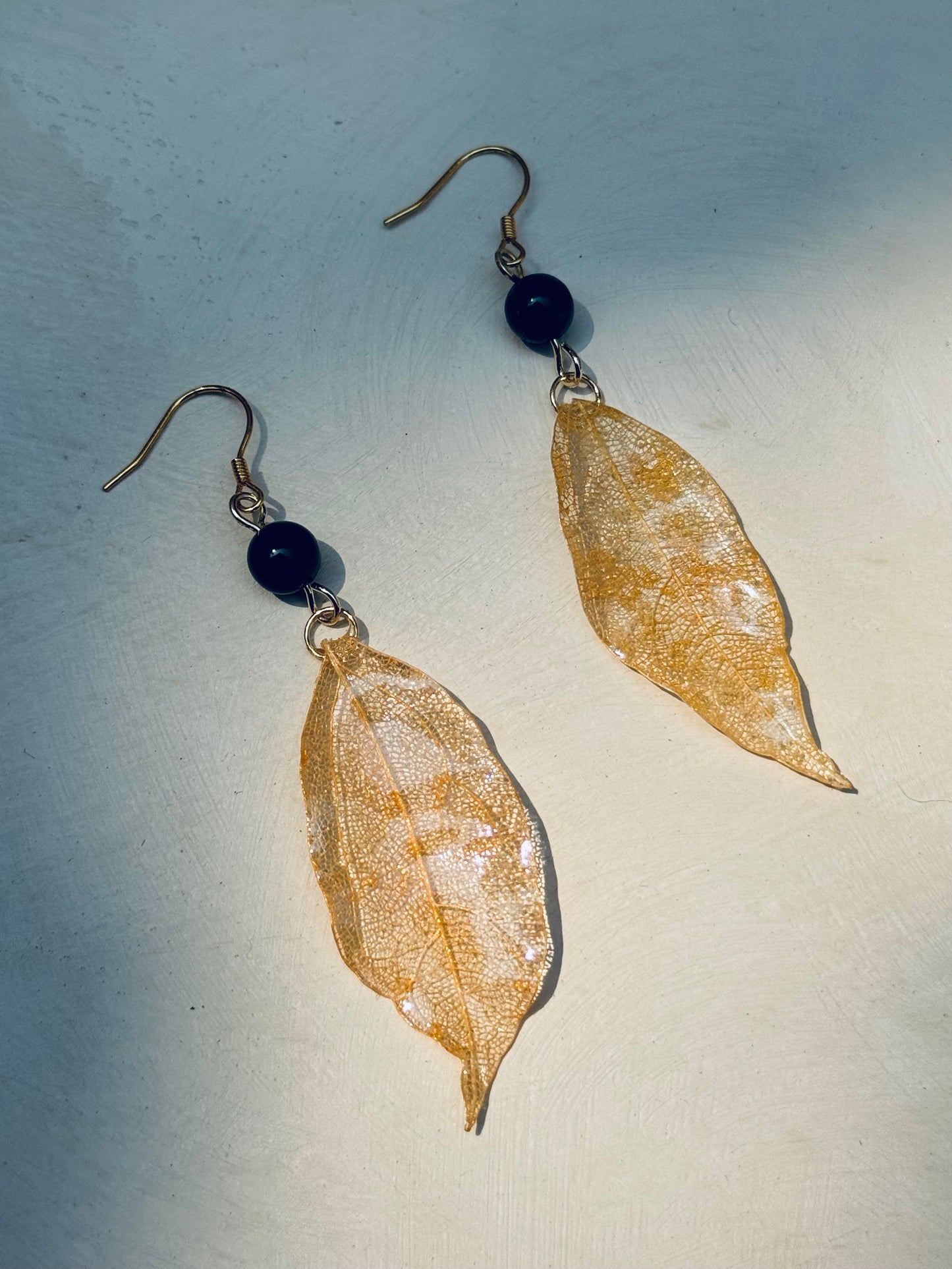 🌿 Vajra Leaf Earrings – 14K Gold & Natural Stone