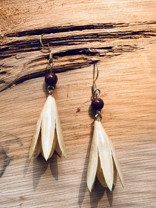 Magnolia Drop Earrings – Natural Elegance in Bloom