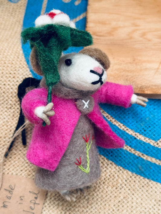 🌸 Felted Mouse with Flower – Handmade Wool Ornament